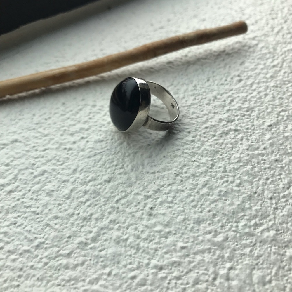 Black ring